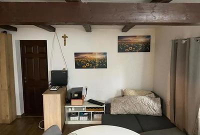 Casă cu 4 camere cu Teren 700 Mp în Central - 1