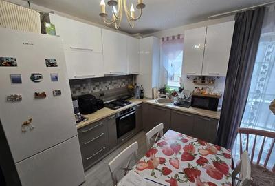 Apartament cu 3 camere decomandat în Hotvon - 2