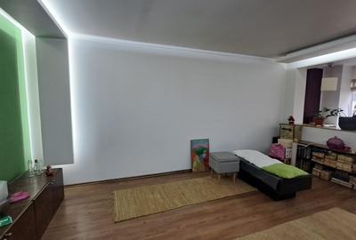 Apartament 3 camere, renovat, poziție retrasă (nu la bulevard) – Metrou 500 m - 3
