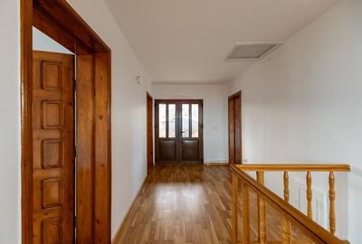 Casă cu 6 camere cu Teren 1710 Mp în Măgura - 12