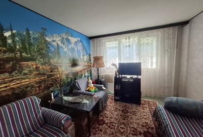Apartament cu 3 camere semidecomandat, mobilat în Drumul Taberei