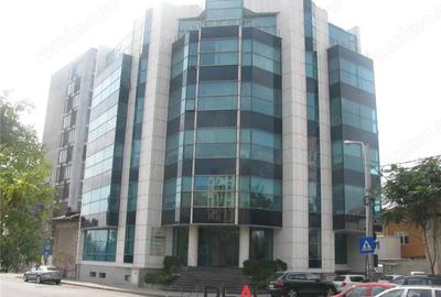 Spațiu comercial, în Timpuri Noi - 1