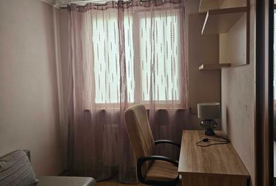Apartament cu 3 camere semidecomandat în Central - 3