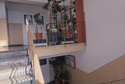 Garsonieră semidecomandată în Uzina 2 - 2