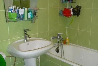 Apartament cu 3 camere decomandat în Fetești-Gară - 4