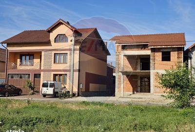 Casă cu 8 camere cu Teren 350 Mp în Central