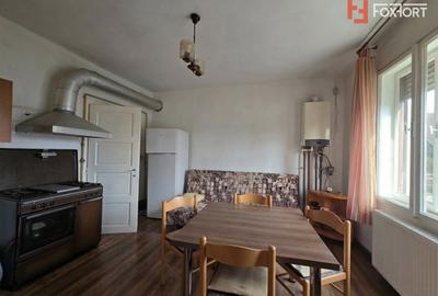 Casă individuală cu 7 camere cu Canalizare în UTA - 9