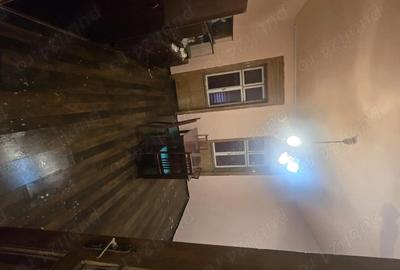 Casă cu 5 camere cu Teren 1000 Mp în Ciclova Română - 2