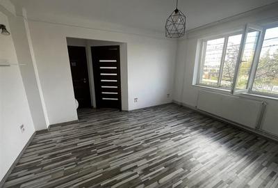 Apartament cu 3 camere semidecomandat în Ultracentral