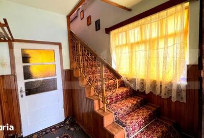 Casă cu 4 camere cu Teren 200 Mp în Central - 1