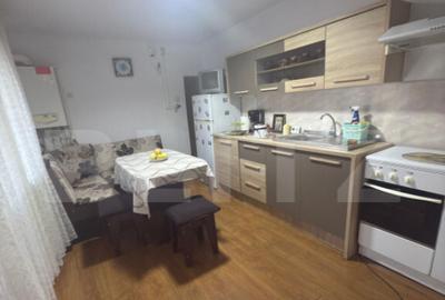 Casa de vanzare 5 camere + dependente - 6