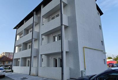 Apartament cu 2 camere decomandat în 9 Mai - 6