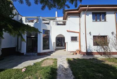 Casă individuală cu 7 camere cu Canalizare în Faleza Nord - 1