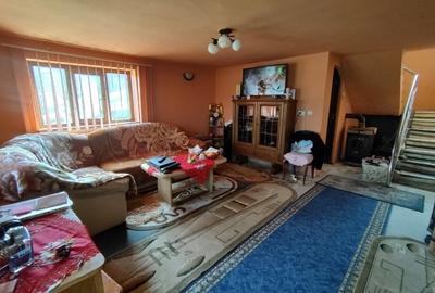 Casă individuală cu 3 camere cu Teren 8000 Mp în Central - 6