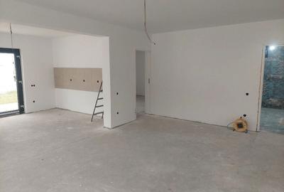 Casă cu 4 camere în Sântandrei - 3