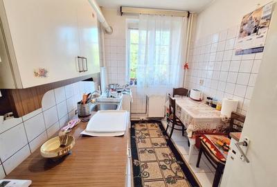 Apartament 2 camere decomandat , zona Cora - 1