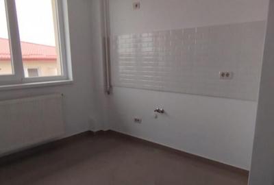 APARTAMENT 3 CAMERE, DECOMANDAT, BLOC NOU, ETAJ INTERMEDIAR, - 3