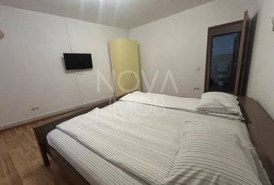 Casa de vanzare 200 mp cu spatiu comercial la parter, strada Lunga - 7