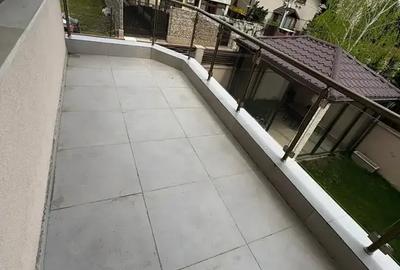 Casă cu 6 camere cu Canalizare în Exterior Est - 13