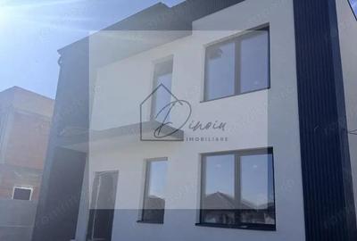 Casă cu 7 camere cu Teren 270 Mp în Central