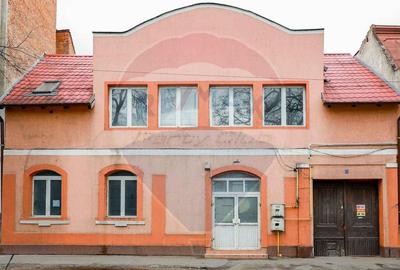 Spațiu comercial, de 160 mp, în Central