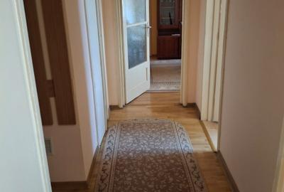Apartament cu 3 camere semidecomandat în Central - 4