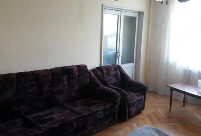 Apartament cu 3 camere semidecomandat în Central - 1