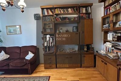 Apartament cu 2 camere decomandat în Alexandru Obregia