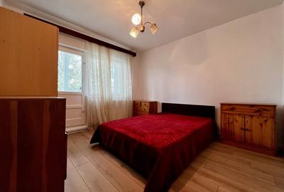 Apartament 3 camere cu garaj, decomandat, etaj intermediar, 65mp, zona Girocului