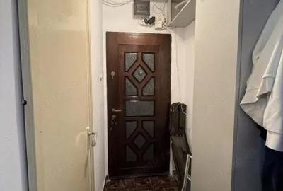 Apartament cu 2 camere nedecomandat, mobilat în P-ța Doina - 1