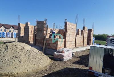 Casă individuală cu 4 camere cu Canalizare în Stupini - 9