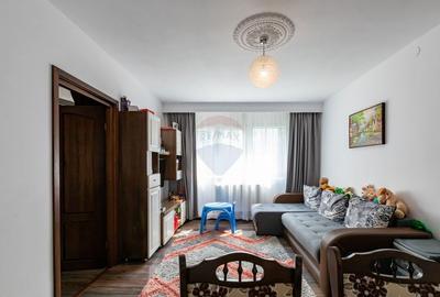 Apartament cu 3 camere semidecomandat, etajul 2, Aleea Parcului - 10