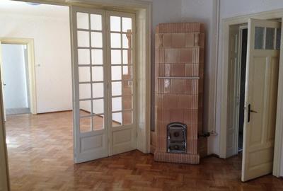 Casă cu 3 camere cu Teren 250 Mp în Domenii - 1