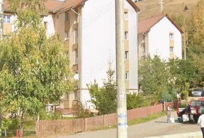 Garsonieră decomandată în Lăzăreni