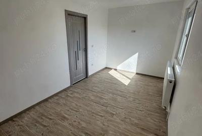 Apartament cu 3 camere semidecomandat în Central - 3