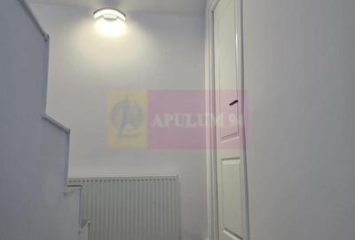 Casă cu 4 camere cu Canalizare în Central - 2