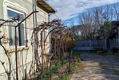 Casă cu 4 camere în Boureni - 1