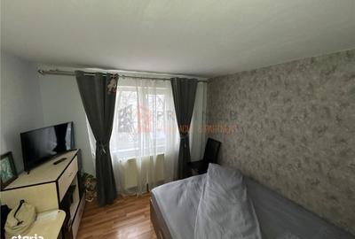 Apartament cu 3 camere semidecomandat, mobilat în Micro 5 - 5