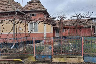 Casă cu Teren 1400 Mp în Tău - 1