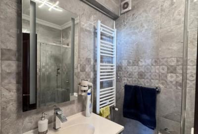 Apartament cu 5 camere decomandat în Km 4 - 5