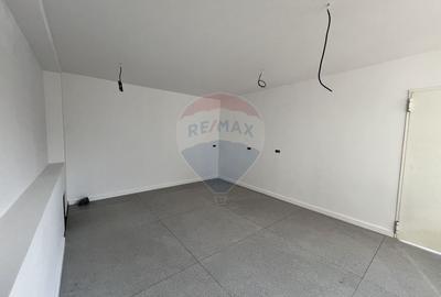 Spatiu comercial modern de inchiriat / 2 locuri de parcare - 39
