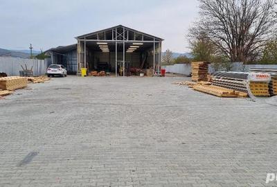 Spațiu comercial, de 330 mp, în Onești - 2