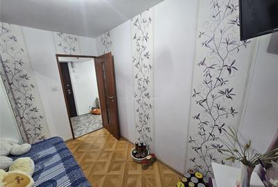 Apartament cu 3 camere semidecomandat în Micro II - 17