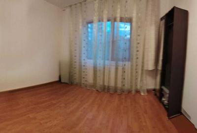 Apartament cu 3 camere decomandat în 1 Decembrie - 4