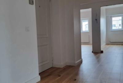 Apartament cu 3 camere decomandat în Ultracentral