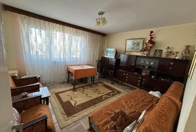 Apartament cu 2 camere decomandat în Micro 19