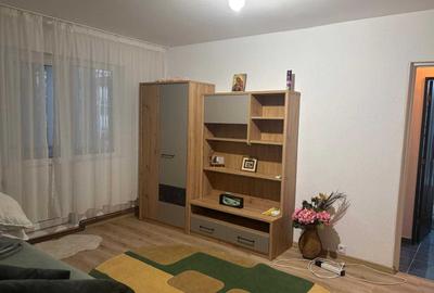 Apartament cu 3 camere semidecomandat în Tătărași - 2