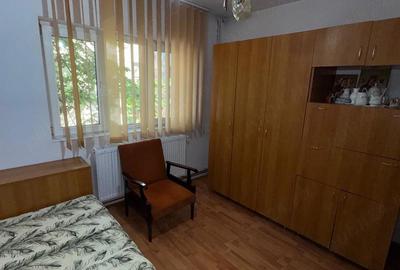 Apartament cu 3 camere semidecomandat în Central - 2
