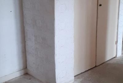 Apartament cu 2 camere decomandat în Km 5 - 8