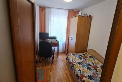 Apartament cu 2 camere decomandat în 1 Mai - 2